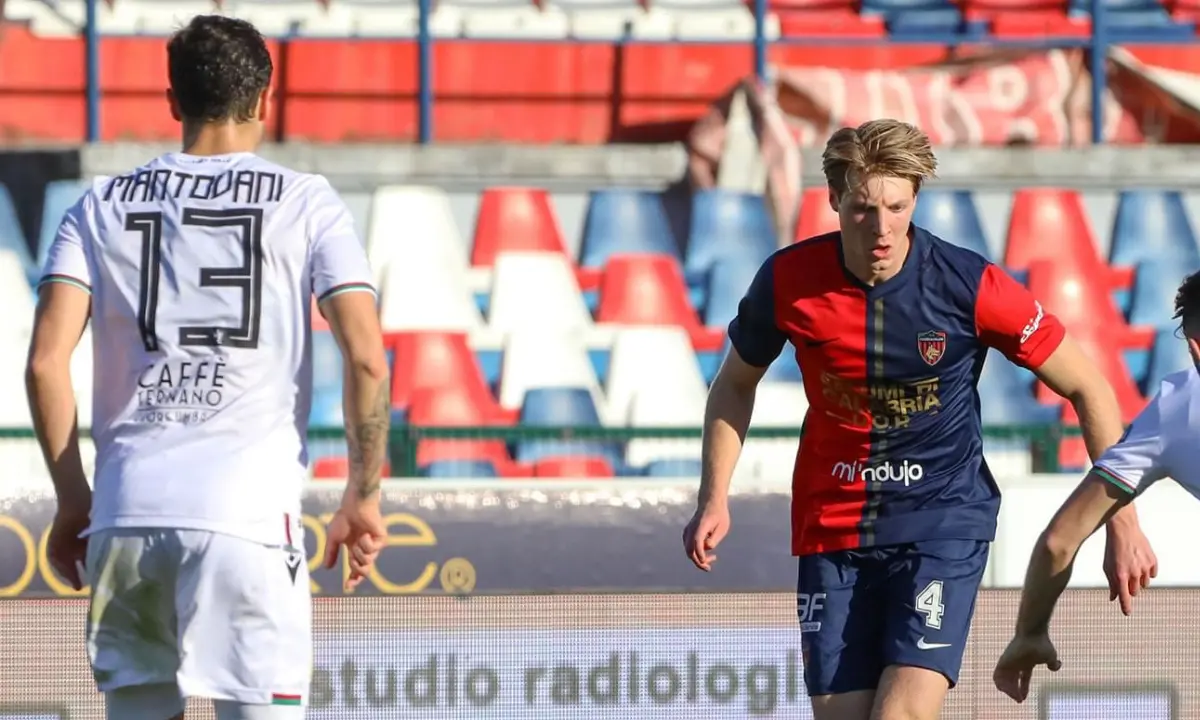Cosenza, Mantovani per blindare la difesa. La Salernitana apre
