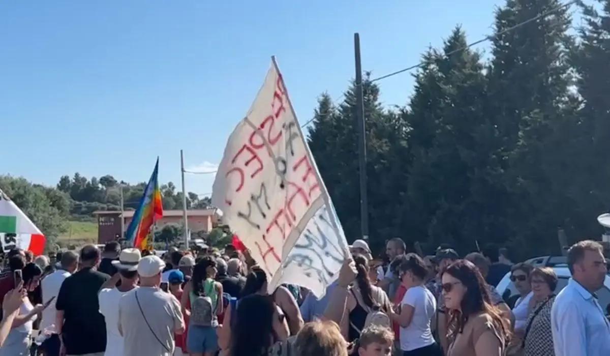 Proteste contro la discarica Pipino di Scala Coeli: chiesta la chiusura