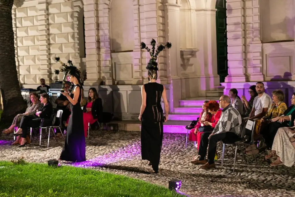 Sfila la moda sotto le stelle del centro storico per il lungo week end fashion di Cosenza