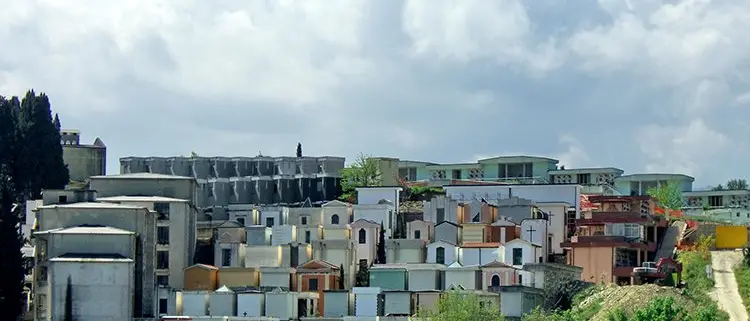 Colle Mussano, attivati a Cosenza gli sportelli per pagare il canone delle luci votive