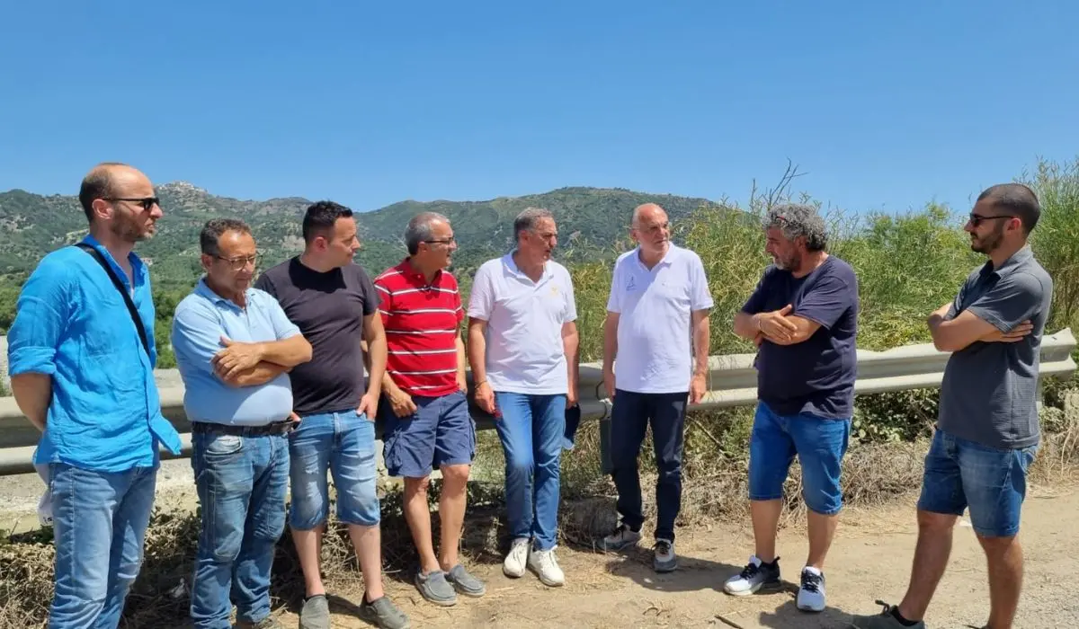 Discarica di Scala Coeli, i sindaci: «Svuotamento del percolato in corso, nessun allarmismo»