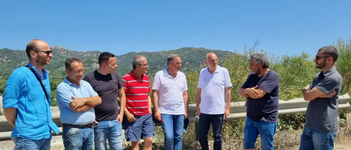 Discarica di Scala Coeli, i sindaci: «Svuotamento del percolato in corso, nessun allarmismo»