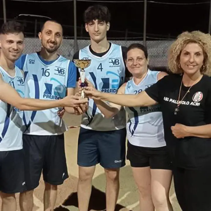 Un po' di mare ad Acri, successo per il primo torneo amatoriale di beach volley