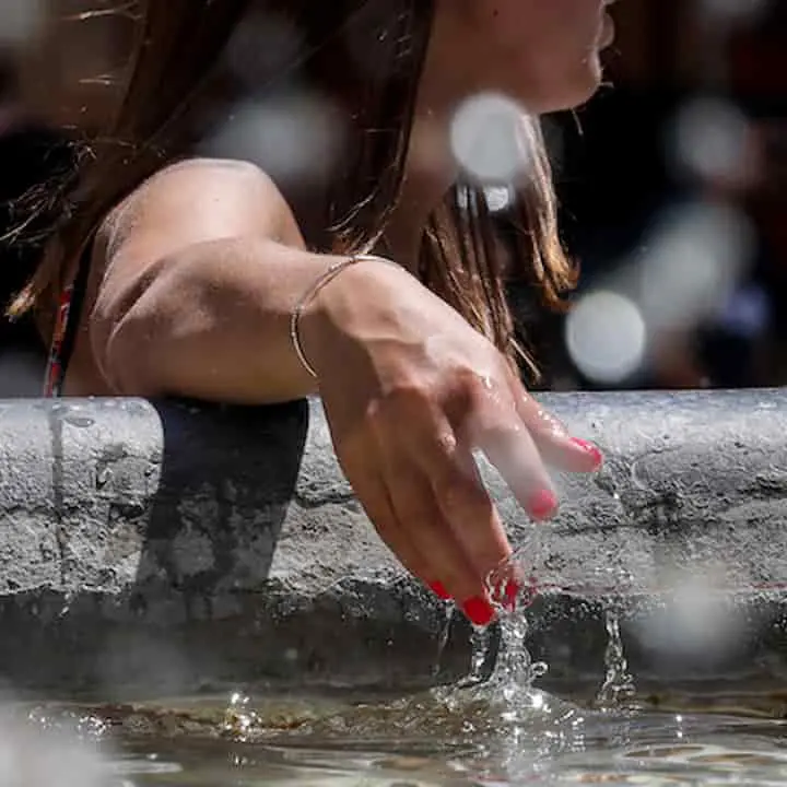 Calabria nella morsa del caldo, chiesta ad Occhiuto un'ordinanza per tutelare i lavoratori