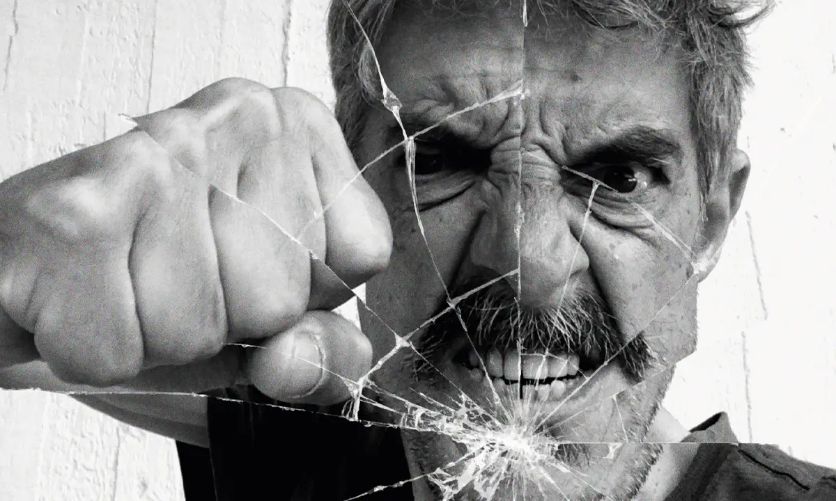 Max Mazzotta in versione cantautore il 25 luglio al Castello Svevo con \"Spiriti e maligni\"