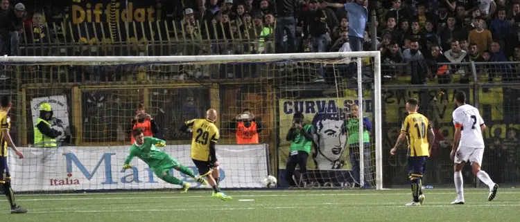 Ripa-Sandomenico, troppa Juve Stabia per il Cosenza (2-0)