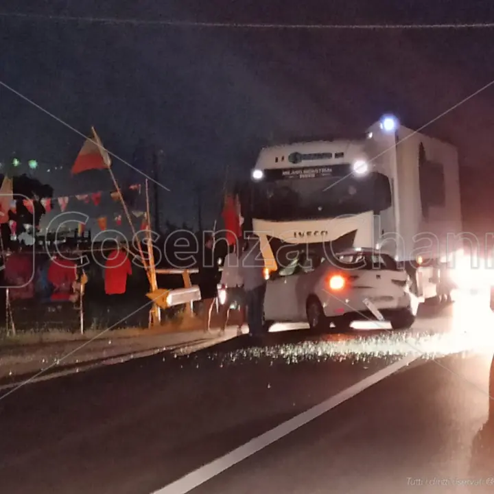 Corigliano Rossano, terribile impatto tra due auto sulla Ss106