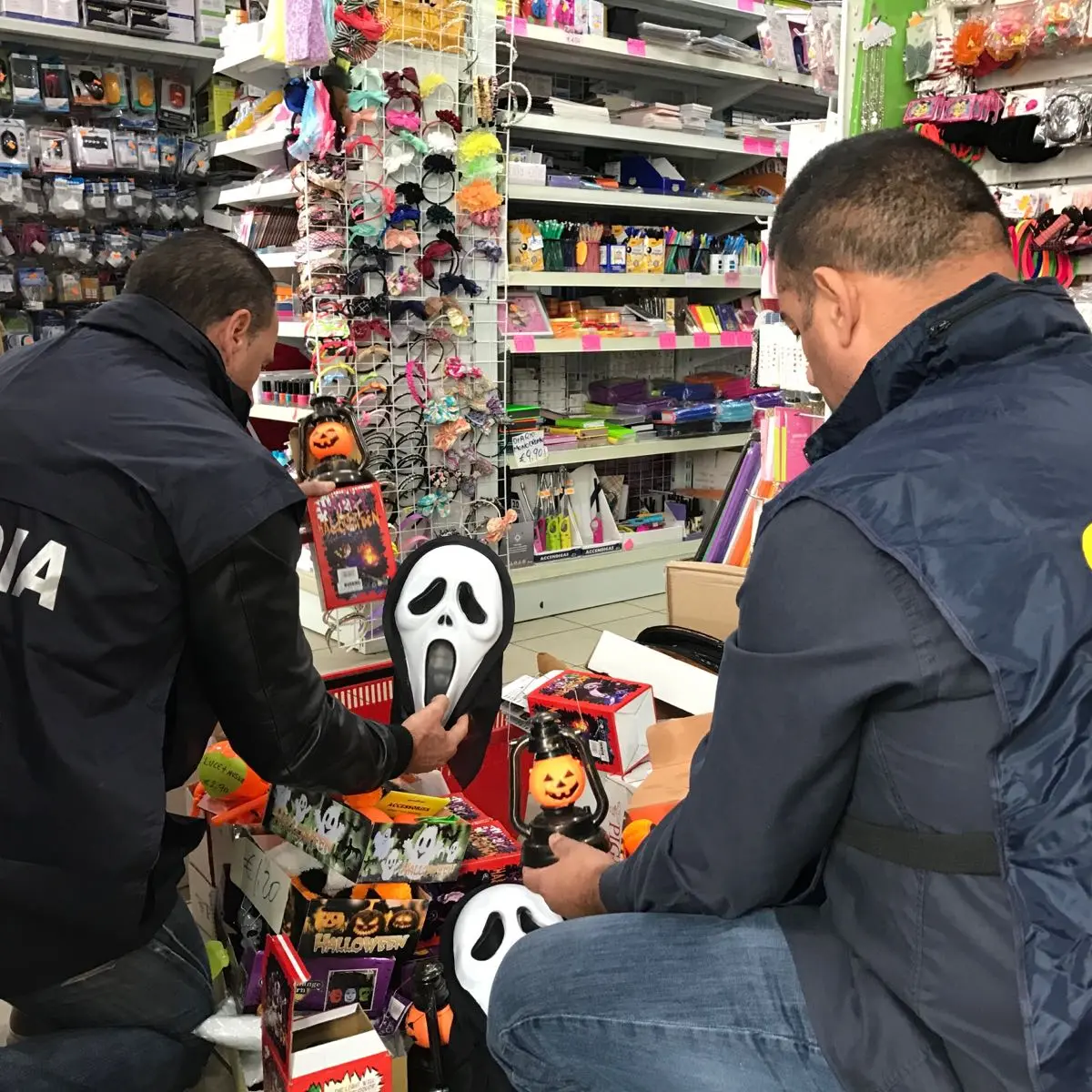 \"Halloween-Sicura\", blitz della Finanza: sequestrati 3 milioni di articoli