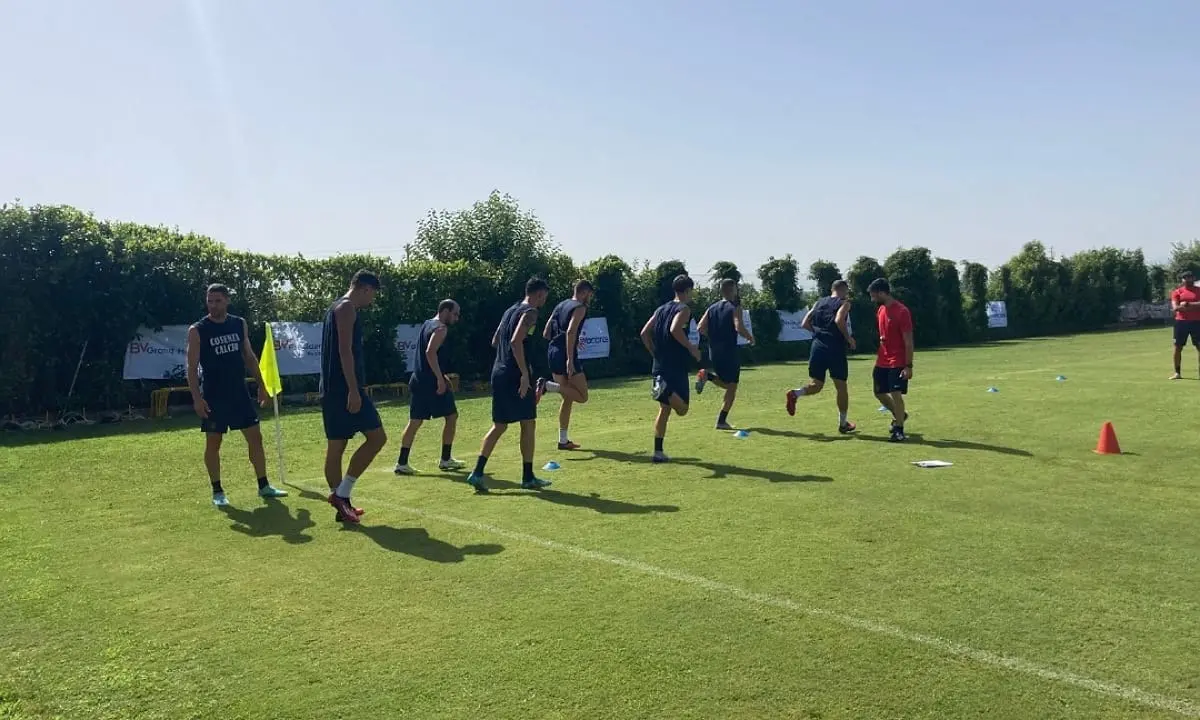 Cosenza, ultimi giorni di pausa per i calciatori: si riparte lunedì