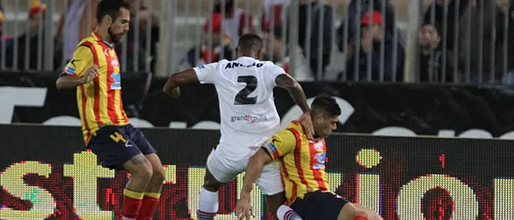 Lecce-Foggia, non sfonda nessuno. Tabellino e voti del posticipo, la nuova classifica