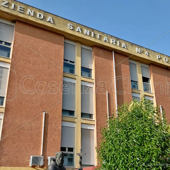 Ospedale, la denuncia: «La scure della Regione si abbatte su Acri»