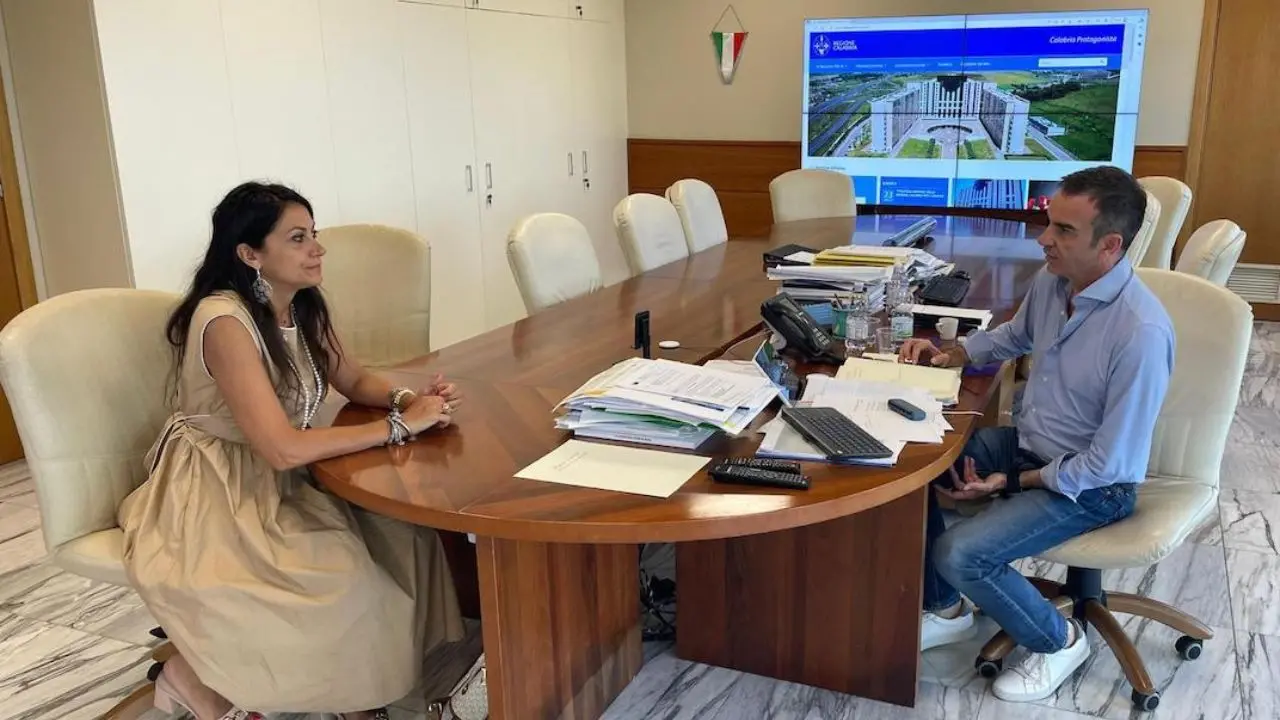 Anci alza bandiera bianca: «La Regione prenda il timone della depurazione»