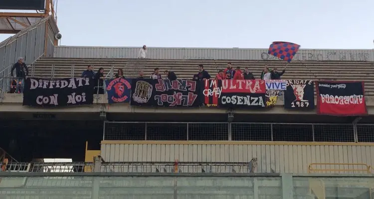 Taranto avanti ai rigori, Cosenza ko. Cavallaro sbaglia quello decisivo (5-4)