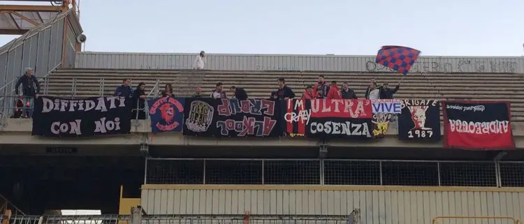 Taranto avanti ai rigori, Cosenza ko. Cavallaro sbaglia quello decisivo (5-4)