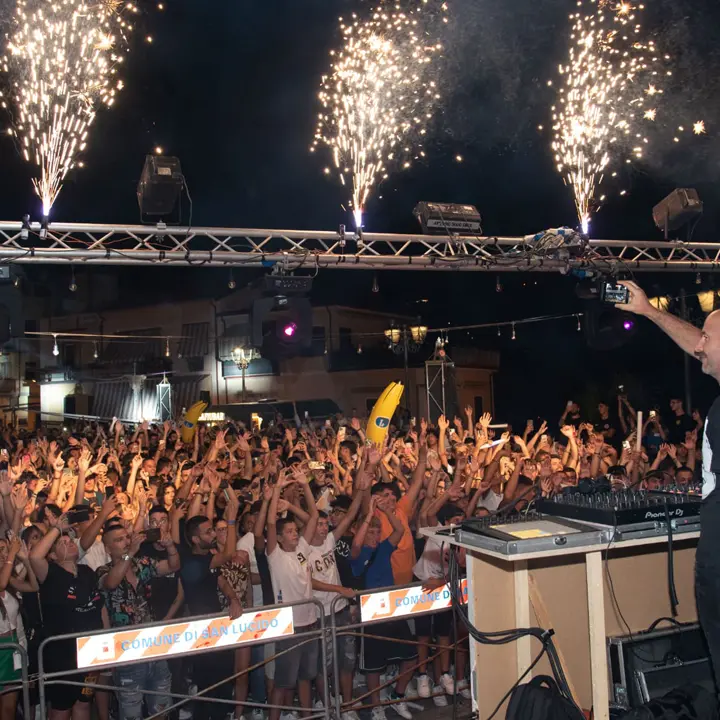 Dj Molella infiamma San Lucido al \"Gafiubar Festival\"