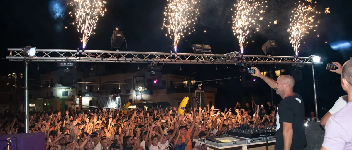 Dj Molella infiamma San Lucido al \"Gafiubar Festival\"