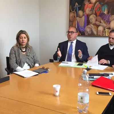 \"Grande Cosenza\" e Pd all'attacco del Psc di Occhiuto: «Cancella diritti acquisiti»