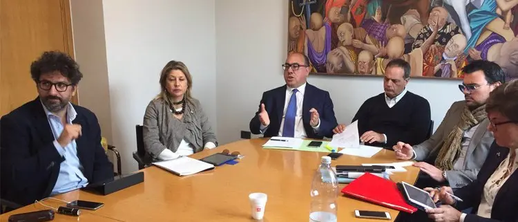 \"Grande Cosenza\" e Pd all'attacco del Psc di Occhiuto: «Cancella diritti acquisiti»