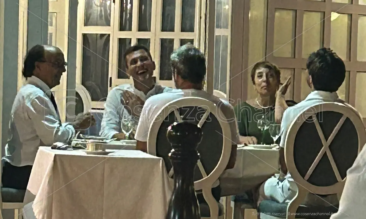 Cosenza, Guarascio a cena con lo staff. Gli obiettivi di calciomercato