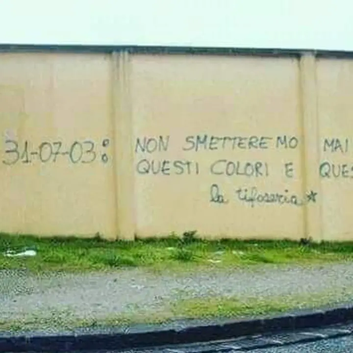 Cosenza Calcio 1914, venti anni fa una grande ingiustizia bucò il pallone dei Lupi