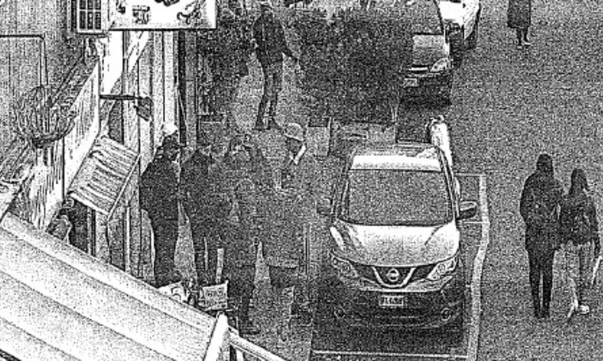 Cosenza, monito agli africani: «Vendete solo erba, se no vi uccidiamo»