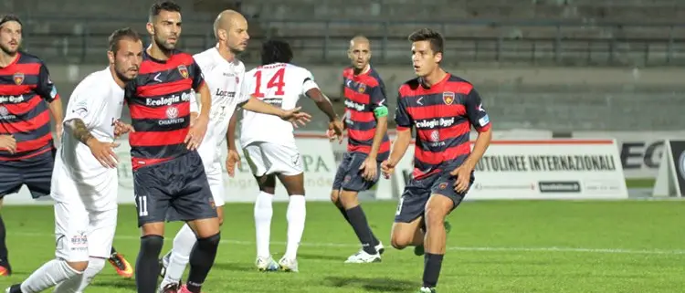 Cosenza e Sassuolo, accordo tra le società per Meroni. Ma il difensore...