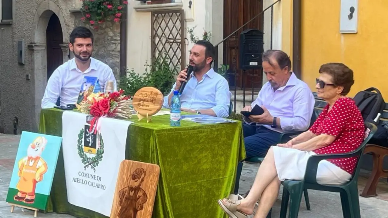 Aiello Calabro, l'estate Aiellese 2023 apre con il libro di Giovanni Renda
