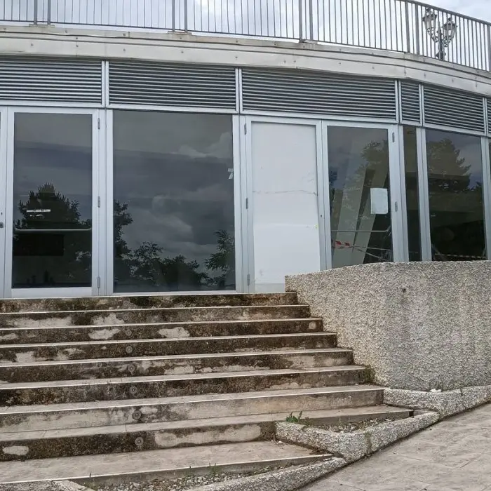 Cosenza, il Centro Polifunzionale di Donnici ha una nuova vetrata