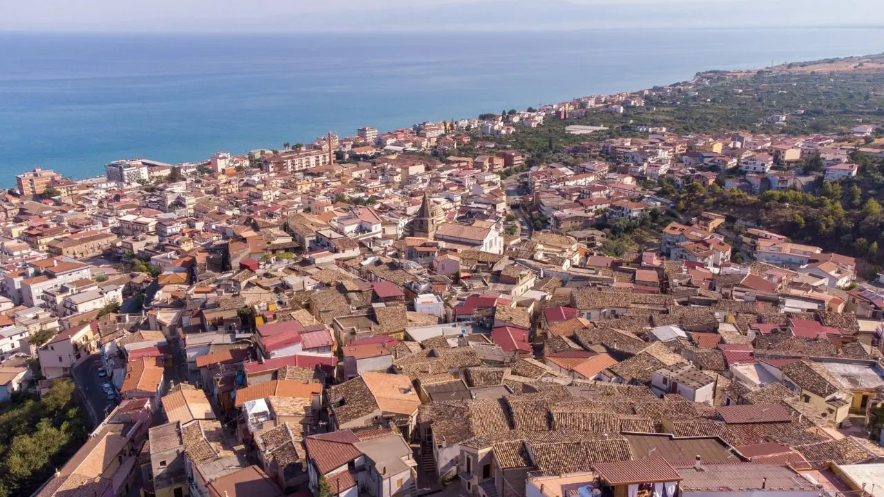 Il Prefetto di Cosenza scioglie il consiglio comunale di Trebisacce