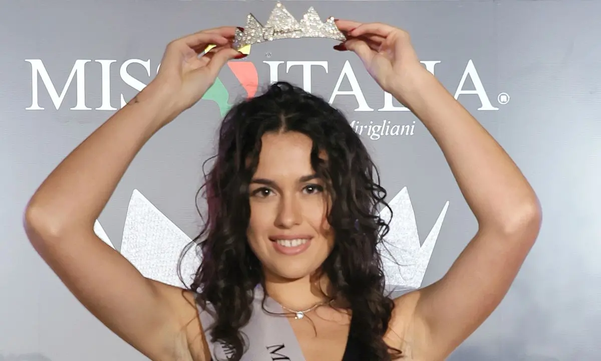 A Paola Miss Italia Calabria ha incoronato Miss Eleganza Calabria 2023