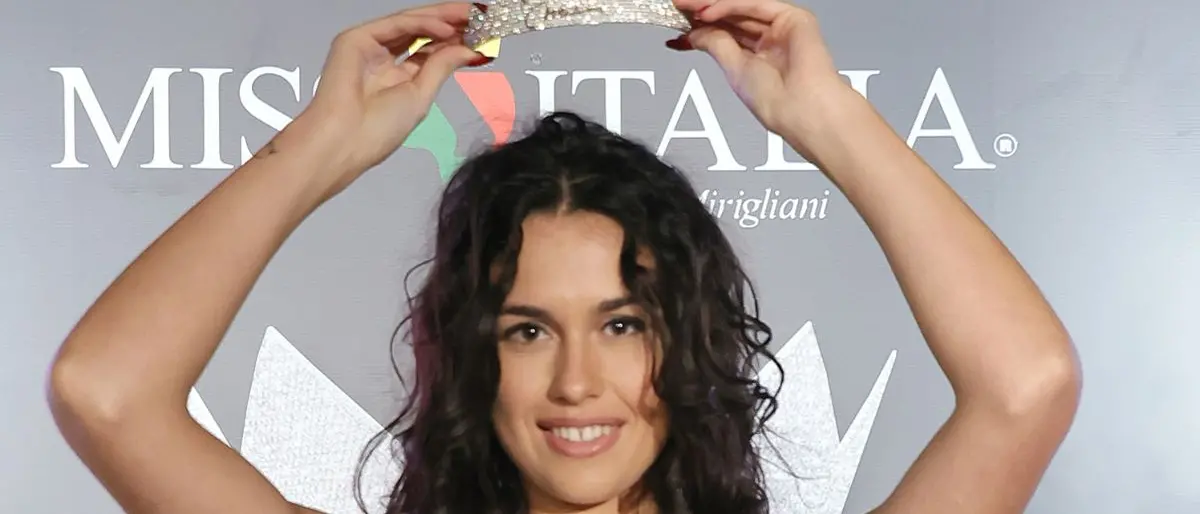 A Paola Miss Italia Calabria ha incoronato Miss Eleganza Calabria 2023