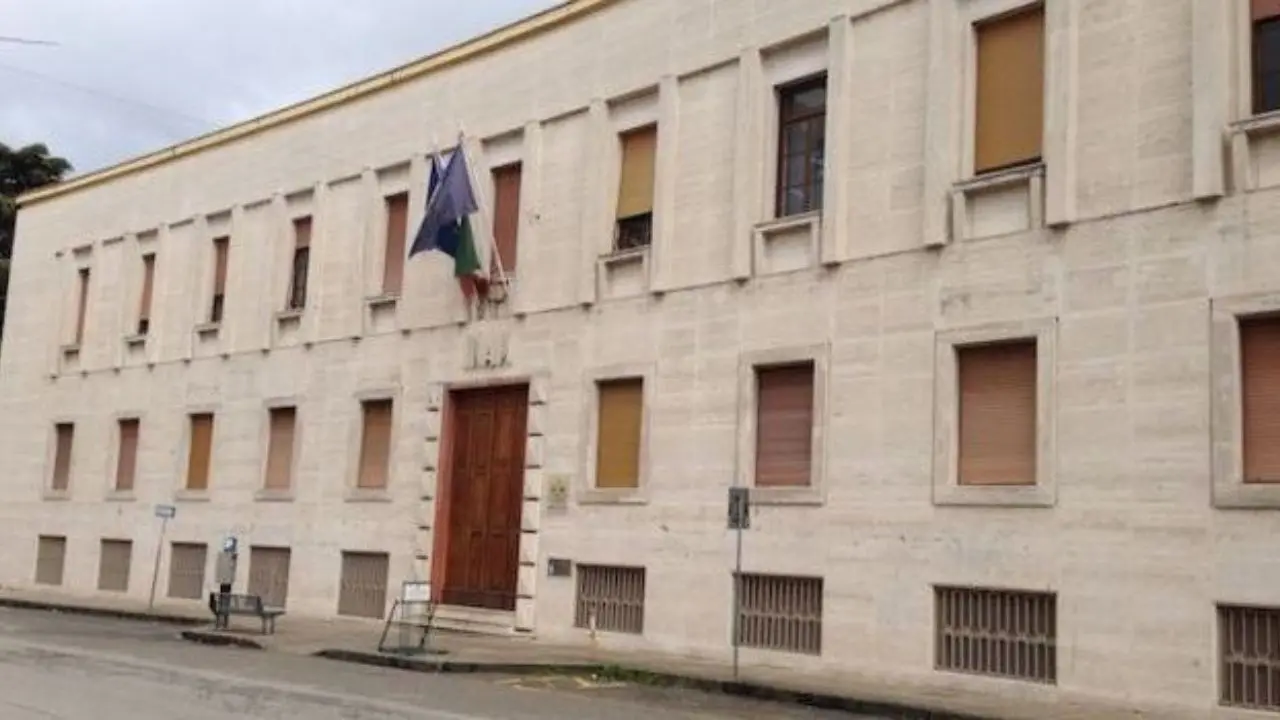Cosenza, la Fp Cgil denuncia: «All'Asp attribuzione sproporzionata di incarichi amministrativi rispetto ai sanitari»