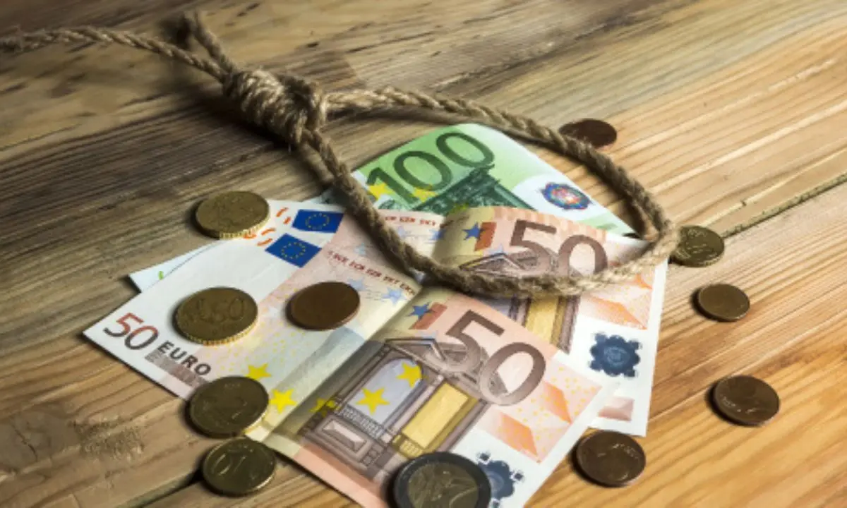 Prestiti usurari e minacce per gli “stipendi del clan”: così Patitucci e i suoi uomini schiacciavano le persone offese