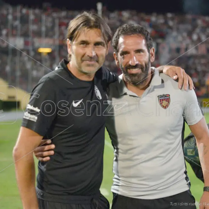 Serie B, altri due allenatori esonerati: c'è anche l'ex rossoblù Viali