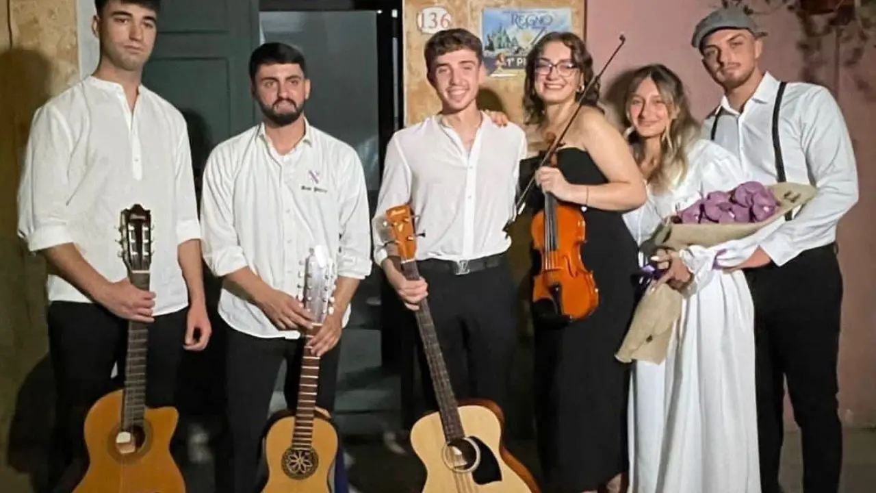 Bisignano, il Palio delle serenate: sotto gli antichi balconi per cantare l’amore