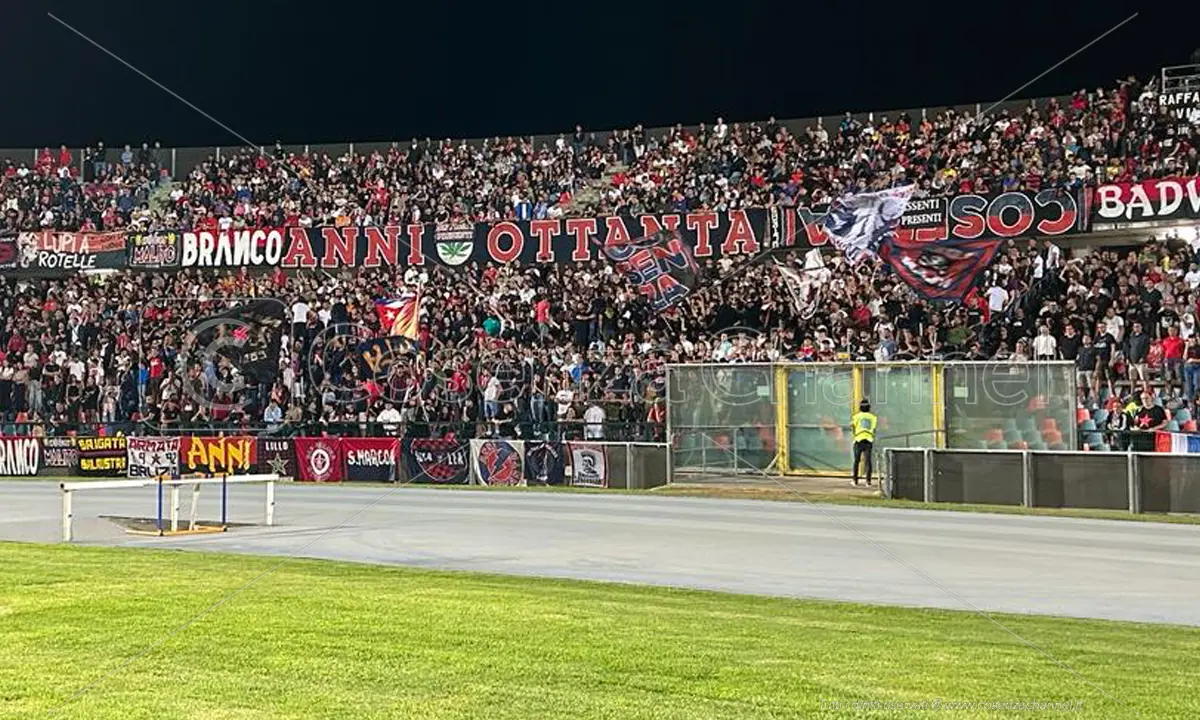 Cosenza-Catanzaro, incredibile. Guarascio mette le Curve a trenta euro