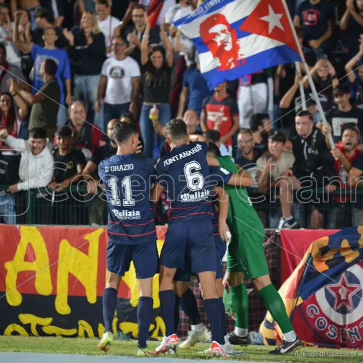Cosenza, non basta Tutino. Il Var e Abiuso lanciano il Modena (1-2)