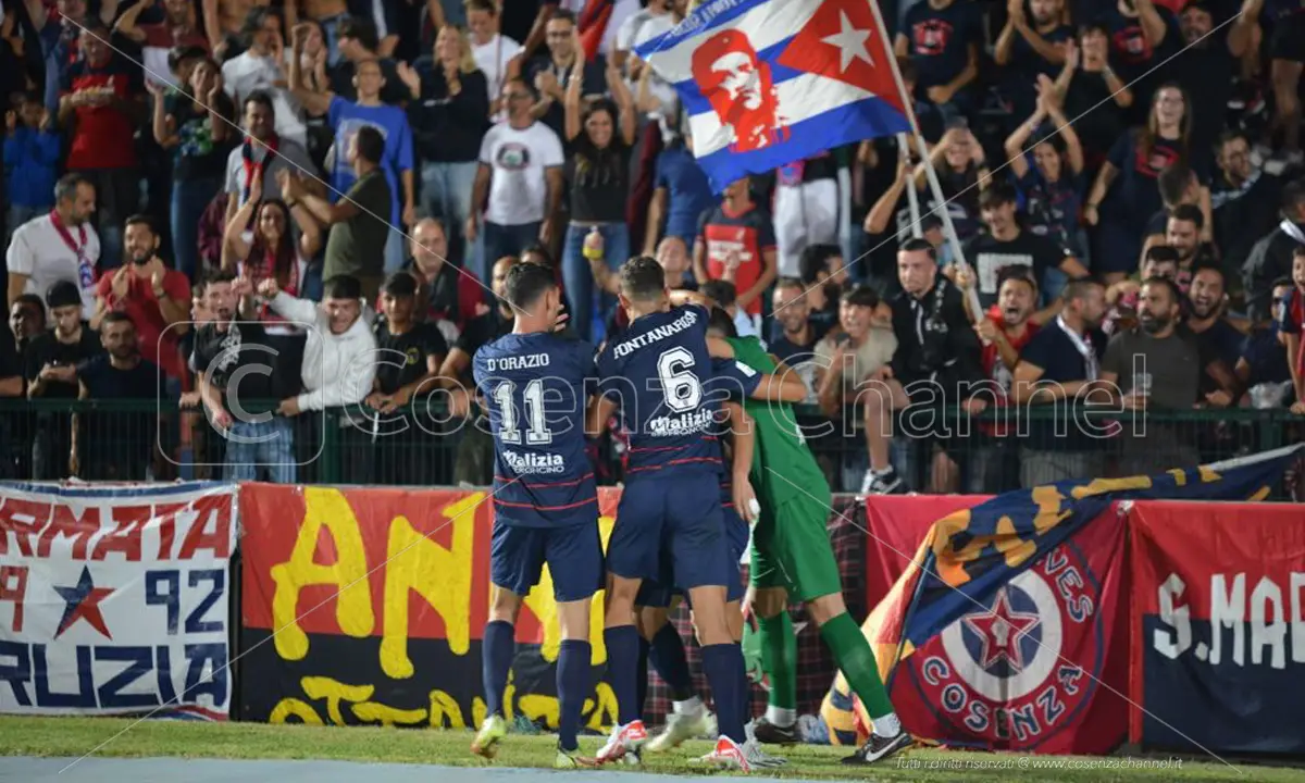 Cosenza, non basta Tutino. Il Var e Abiuso lanciano il Modena (1-2)