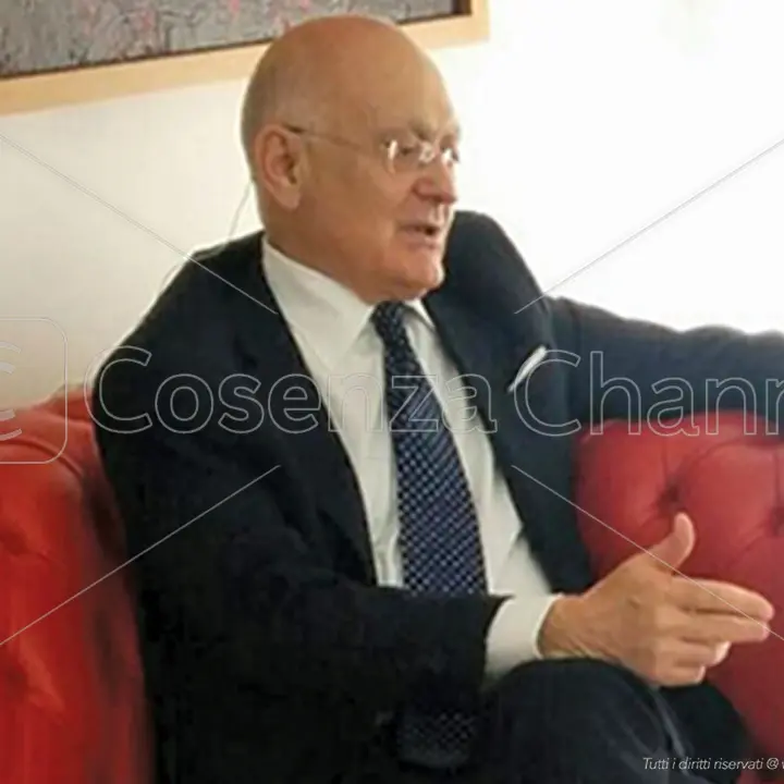 Il Gonfalone e lo Stemma di Corigliano Rossano: bellezze della storia e controversie