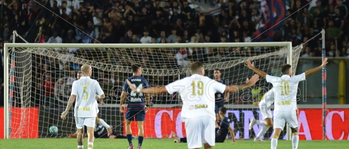 Cosenza-Modena 1-2: il tabellino del match