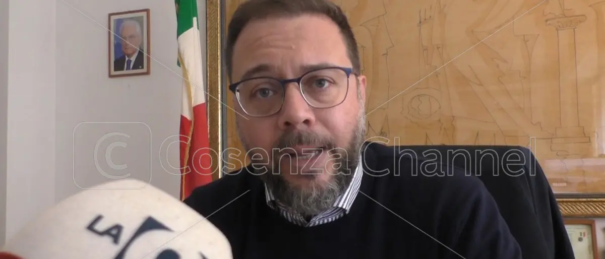 Scalea, sciolto il consiglio comunale. Cade la giunta Perrotta