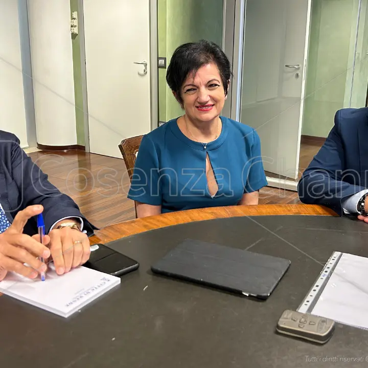 Rende, i commissari revocano il Psc approvato in 15 minuti dall’amministrazione Manna