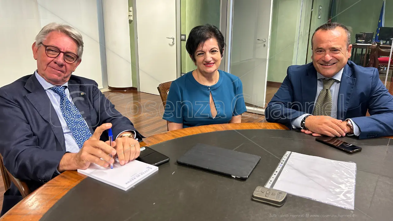 Rende, i commissari revocano il Psc approvato in 15 minuti dall’amministrazione Manna