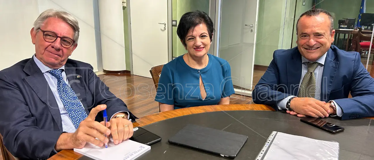 Rende, i commissari revocano il Psc approvato in 15 minuti dall’amministrazione Manna