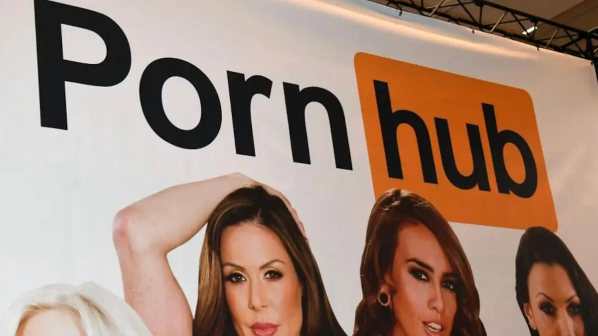 Transfobici fuori, appassionati dentro: i dati di Pornhub smascherano gli italiani