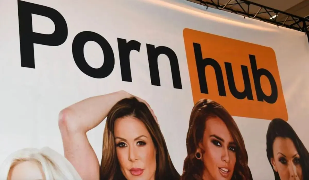 Transfobici fuori, appassionati dentro: i dati di Pornhub smascherano gli italiani