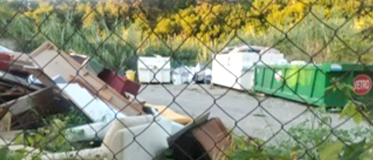 Fuscaldo, Granata denuncia la presenza di rifiuti nei pressi dell'impianto di depurazione