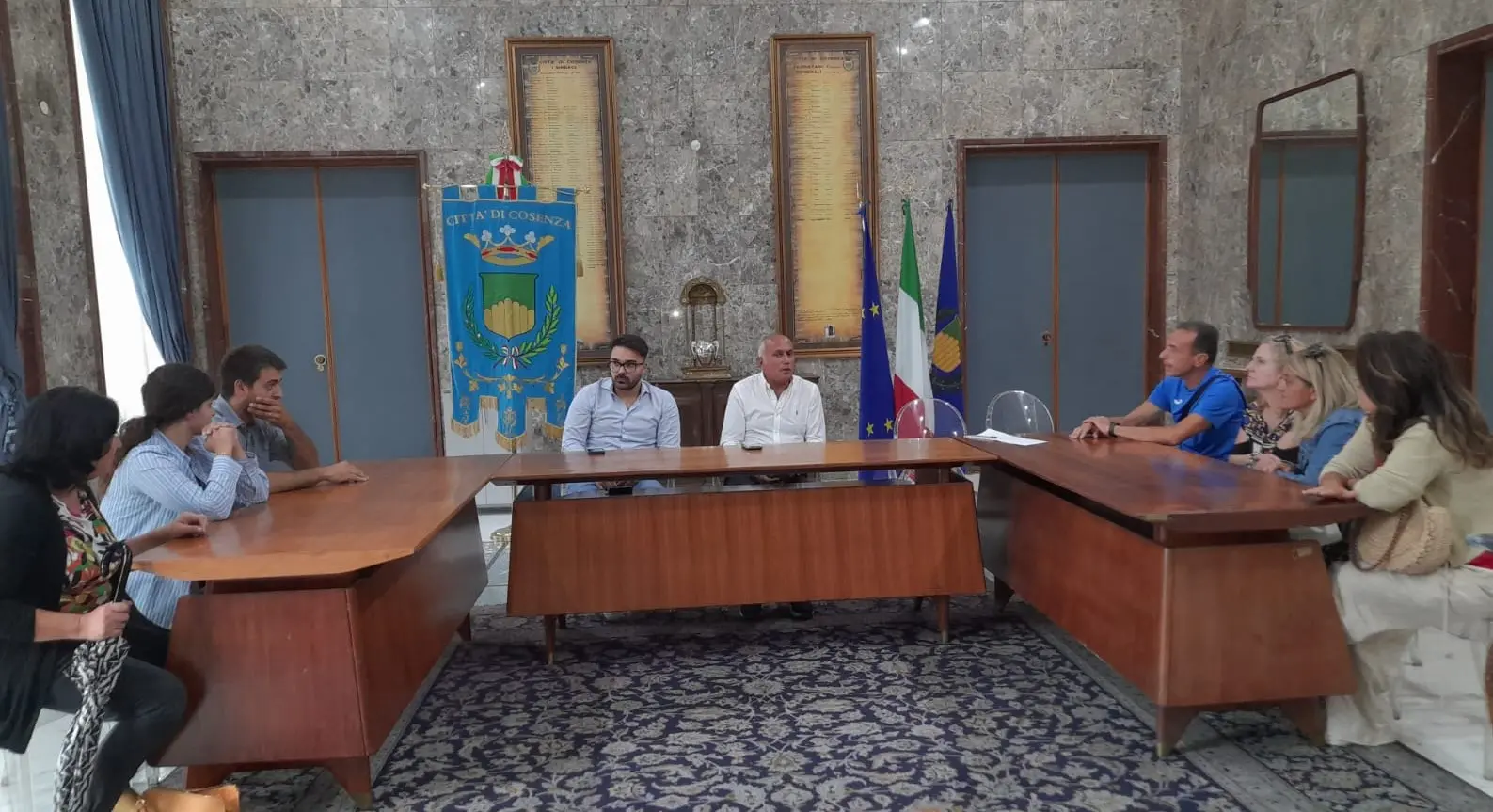 Cosenza, Caruso agli ex dipendenti di Adiss Multiservice: «Non farò promesse da marinaio...»