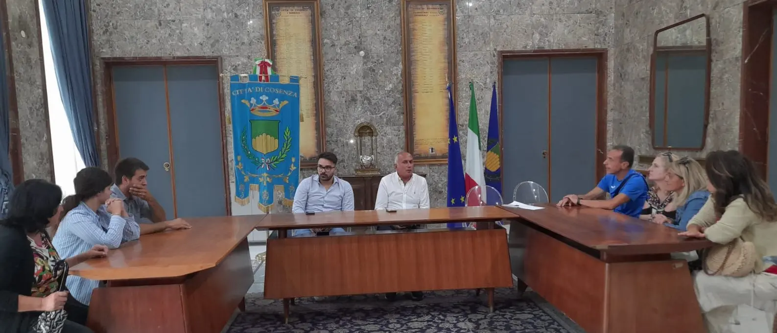Cosenza, Caruso agli ex dipendenti di Adiss Multiservice: «Non farò promesse da marinaio...»