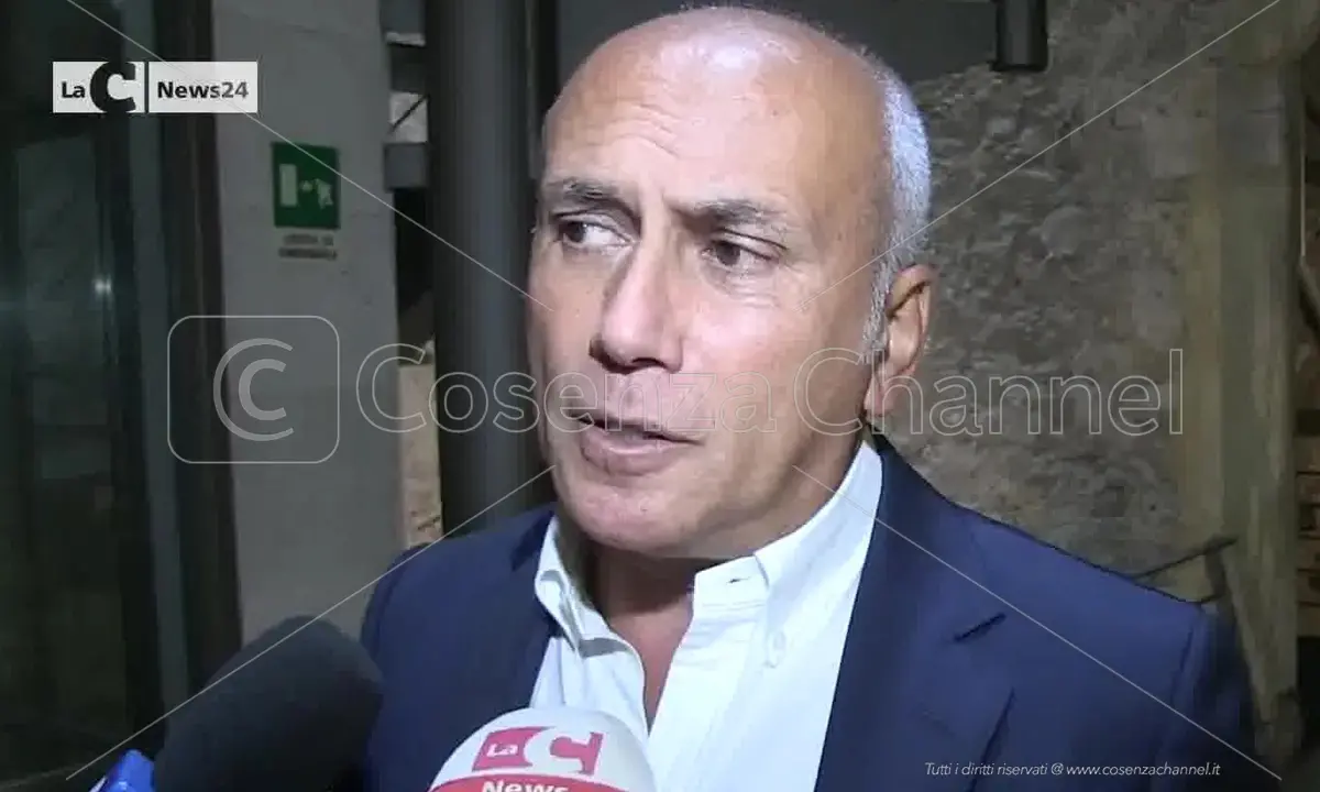 Cosenza, Caruso stigmatizza l'aggressione all'insegnante dell'IC \"Spirito Santo\"